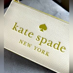 Kate Spade ♠️ Wristlet​​​​​
